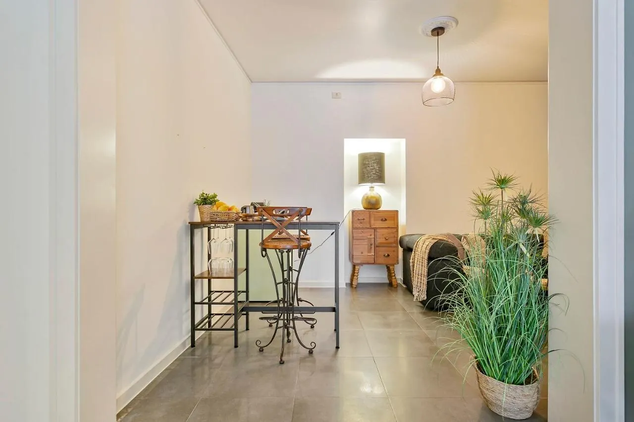 Huswell - Charming Getaway In The Historical City Center Brugge Herberg