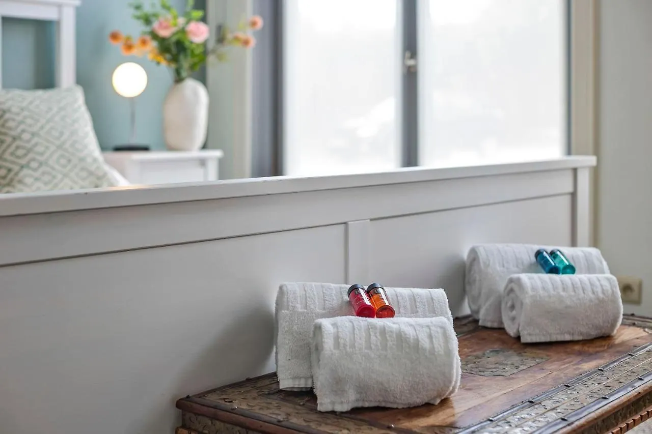 Huswell - Charming Getaway In The Historical City Center Brugge 0*,
