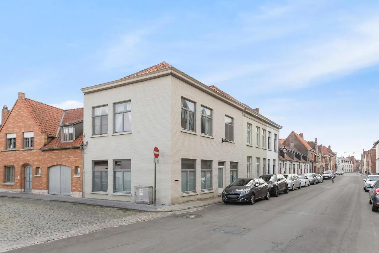 Inn Huswell - Charming Getaway In The Historical City Center Bruges